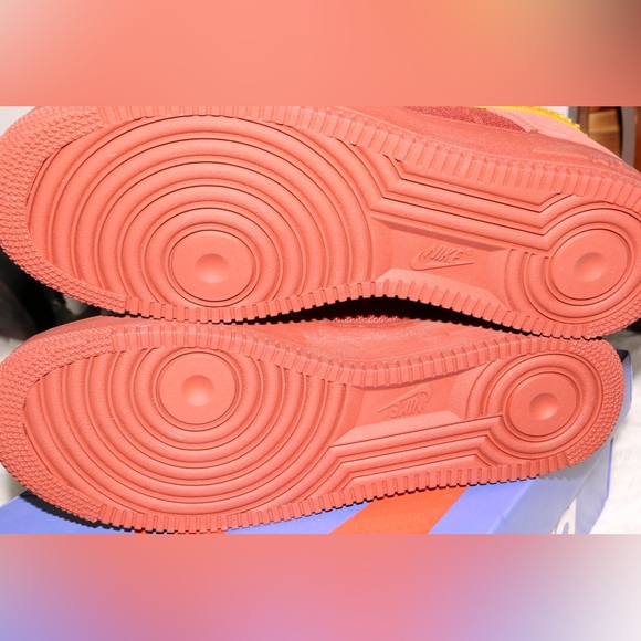 Nike Air Force 1 Low 'La Familia’ Red SP DV5153-600 Mens Size 11 Women’s 12.5 - Picture 7 of 16